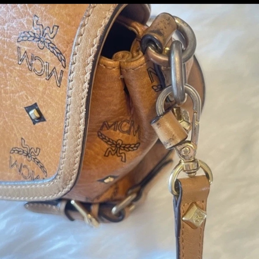 MCM LIMITED EDITION STUDDED TWO WAY CROSSBODY/ SHOULDER Bag Cognac Medium EUC - Picture 15 of 17
